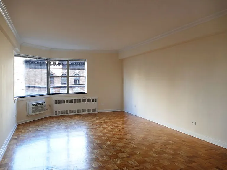 40 E 89th St #9D — Photo 11