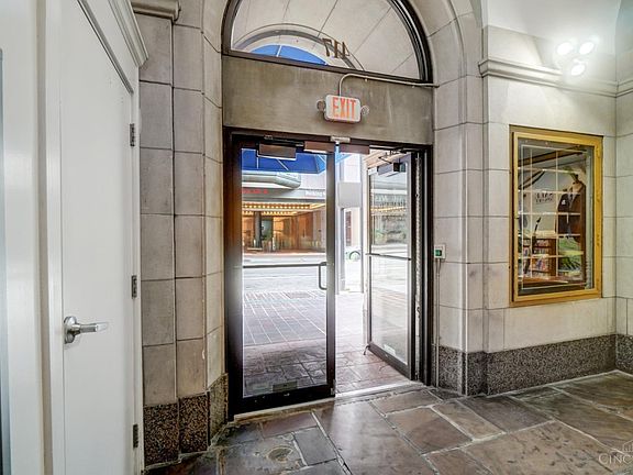 5th image of 417 Vine St Unit 601