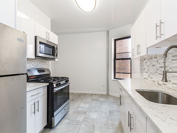 3rd image of 135 Clarkson Ave #Bb3