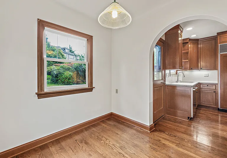 4208 51st Ave NE — Photo 14