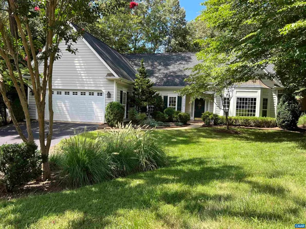 1116 River Oaks Ln, Charlottesville, VA 22901