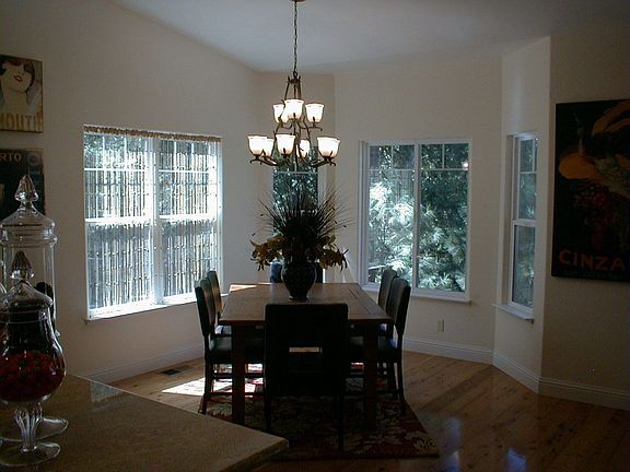 4th image of 1424 Sandalwood Dr