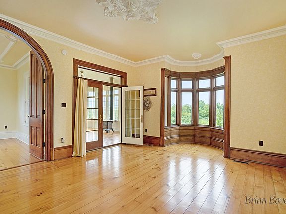 4th image of 2957 Candi Ln NW