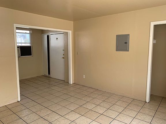 5th image of 506 SW 24th St Unit 7