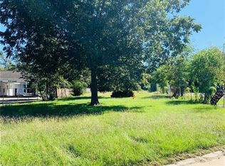 401 Tunica Dr E, Marksville, LA 71351