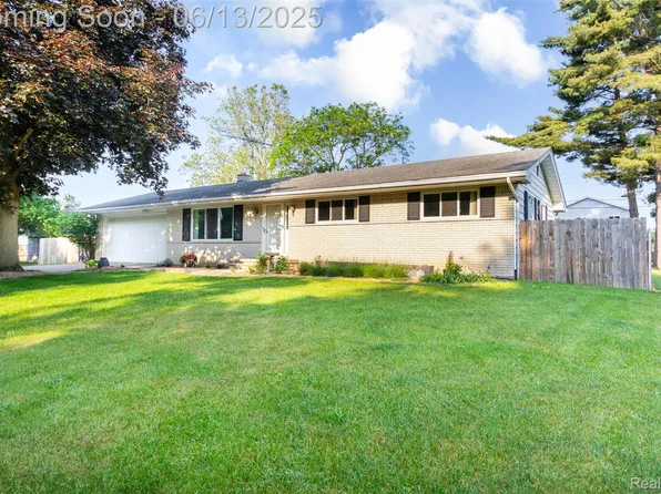 111 Ormsby, Waterford, MI 48327