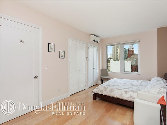 4th image of 1050 Jackson Ave APT 5B