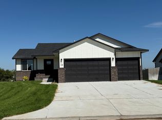 138 E Poplar Cir, Goddard, KS 67052