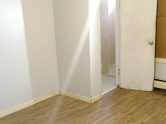2nd image of 159 Waverly St
