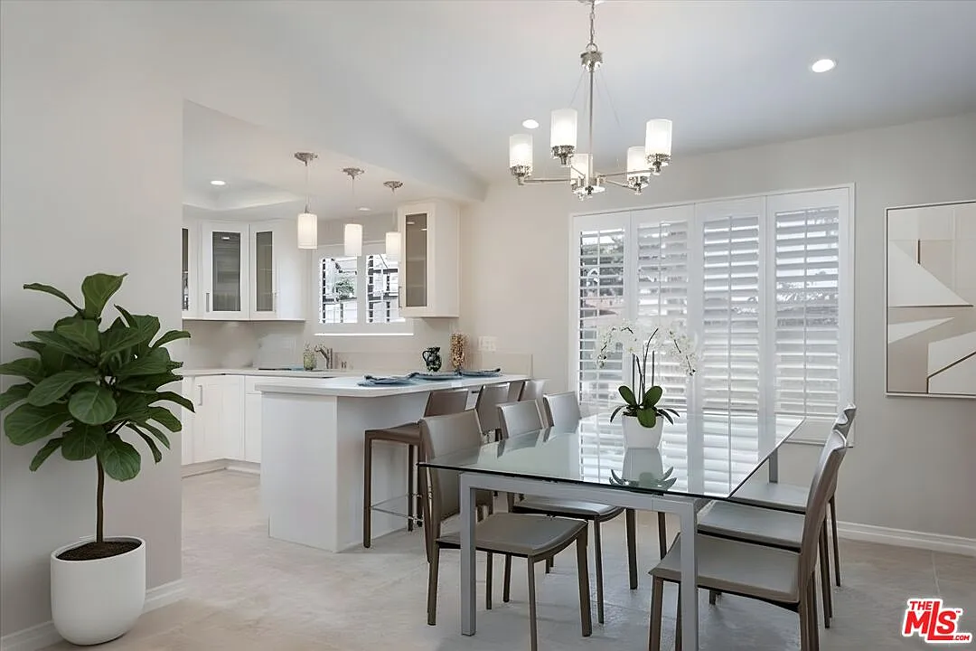 3 bed, 2.5 bath, 1976 sqft, $2,995 — Photo 4