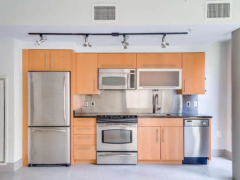 1133 14th St NW #203 — Photo 3