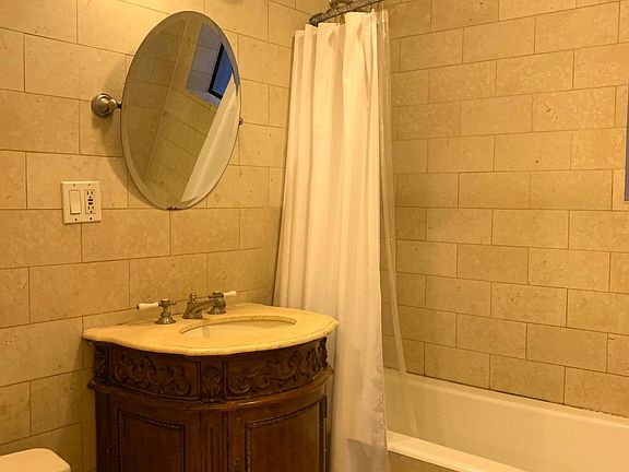 4th image of 3016 Randall Ave #1