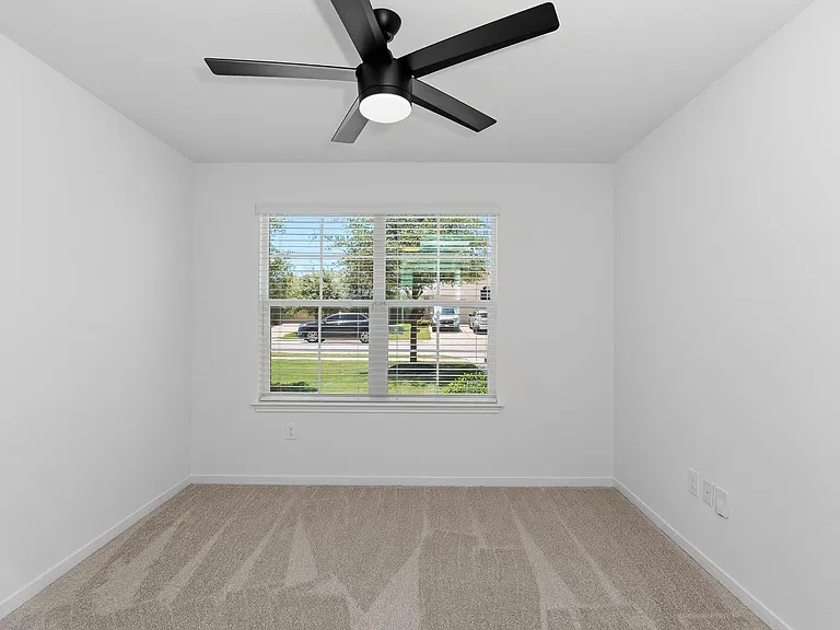 19304 Great Falls Dr — Photo 12