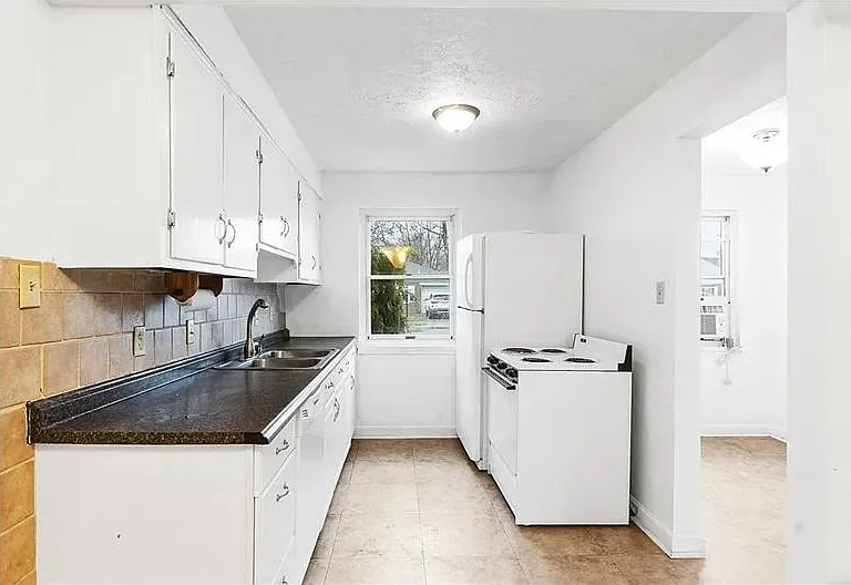 3929 Fulton Ave — Photo 6