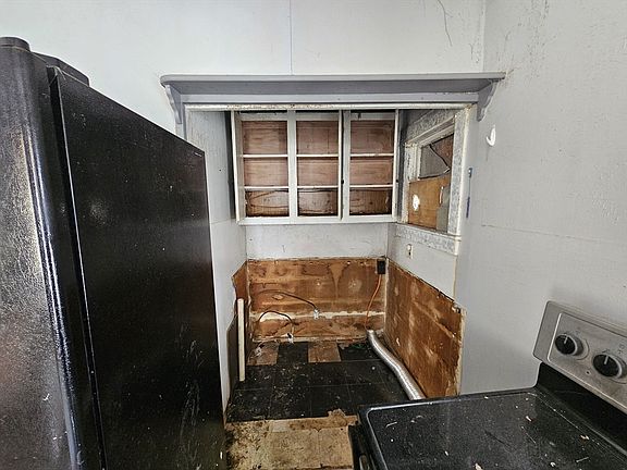 5th image of 24 Spring St