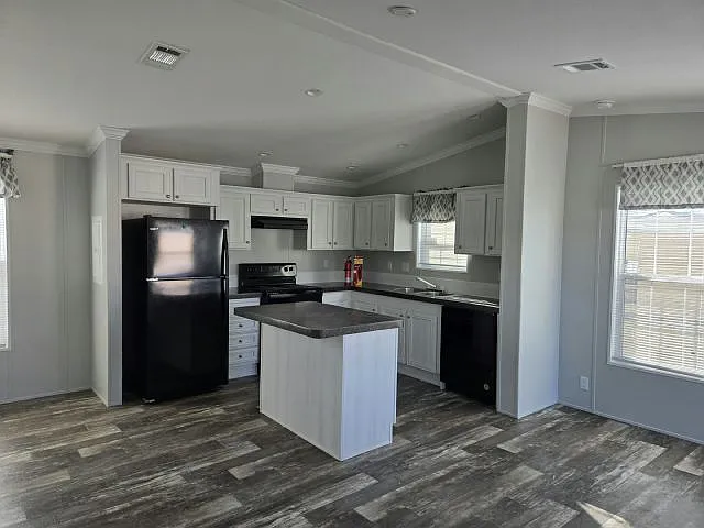 2 bed, 2.0 bath, 800 sqft, $1,800 — Photo 3