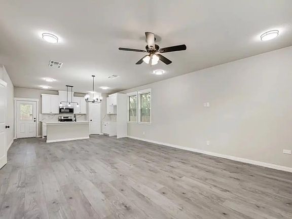 4th image of 5612 Black Pine Cir