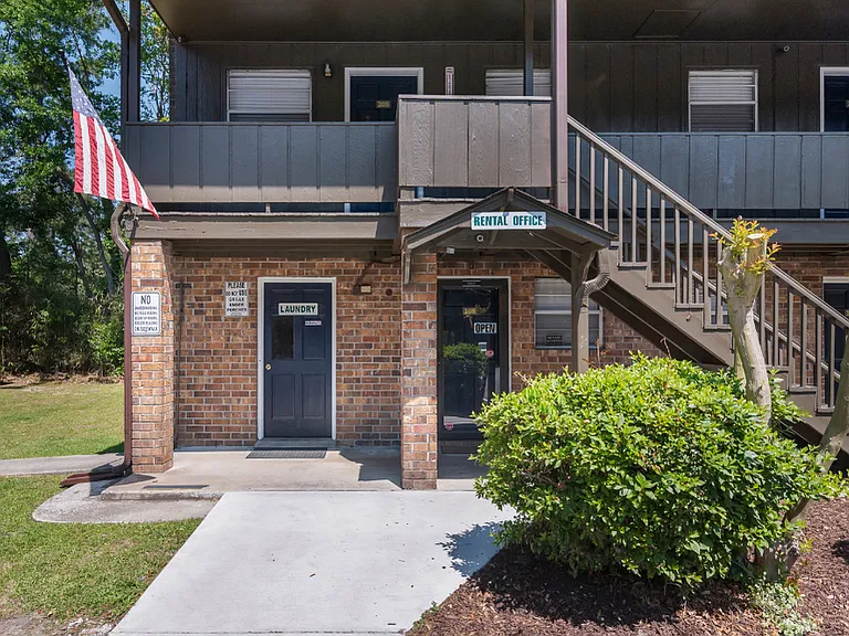 The Montana Apartments — Photo 16