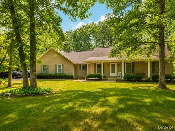 3241 Cambridge Dr, Festus, MO 63028