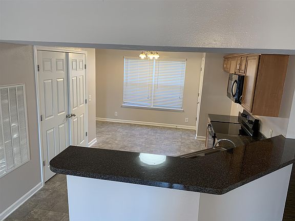 4th image of 101 Oak Valley Cir