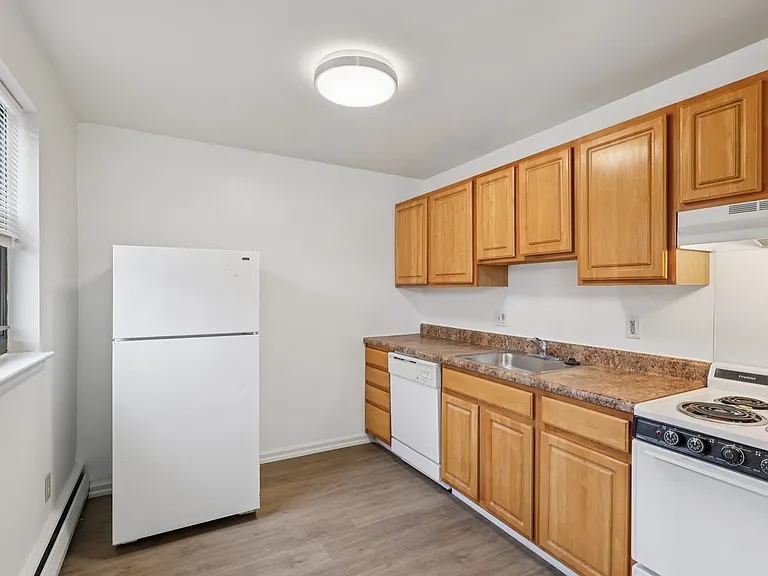Springfield Green Apartments — Photo 49