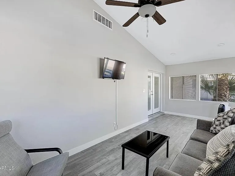 1834 E Alameda Dr — Photo 21