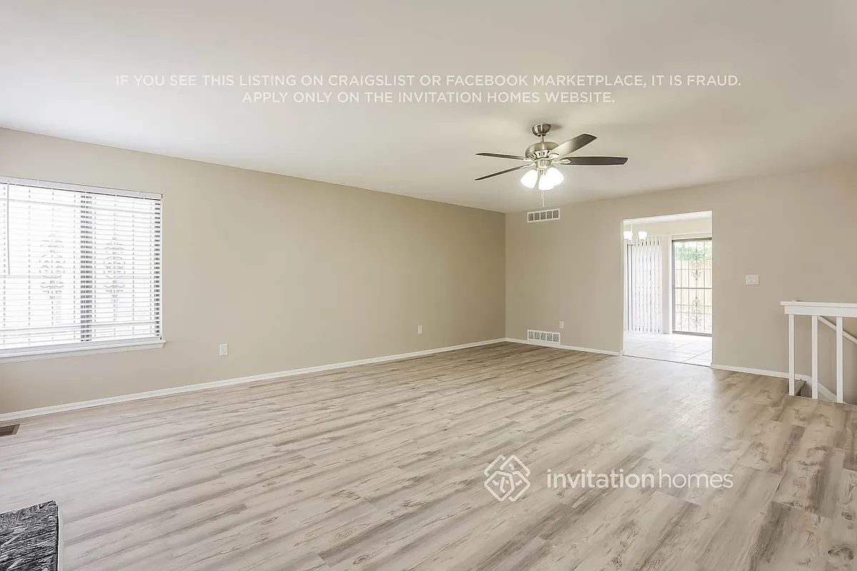 Building Photo - 16766 E Kent Dr