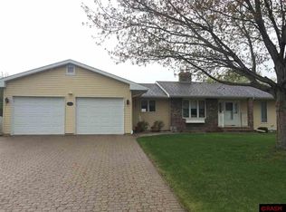 503 Inverness Ln, Saint Peter, MN 56082