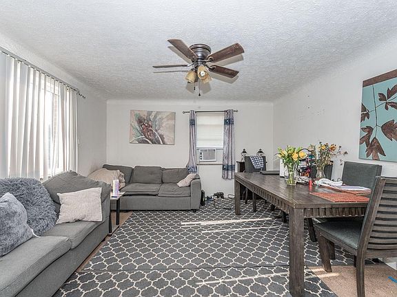 4th image of 5835 Monfort Hills Ave