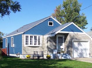 1030 92nd St, Niagara Falls, NY 14304