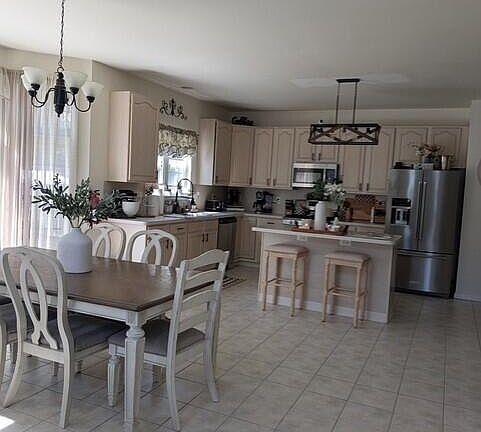3rd image of 381 Leeward Road
