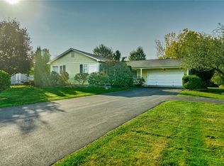 1399 Schlegel Rd, Webster, NY 14580