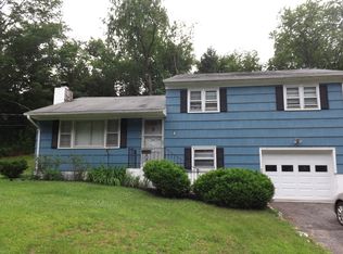 4 Ivy Ct, Brookfield, CT 06804