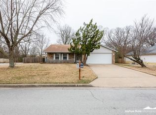 1899 N Albany Ln, Fayetteville, AR 72704