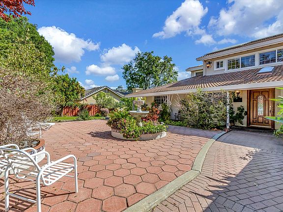 f8_10184Carmen_05_04132023