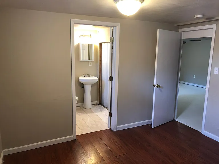 707 James St — Photo 21
