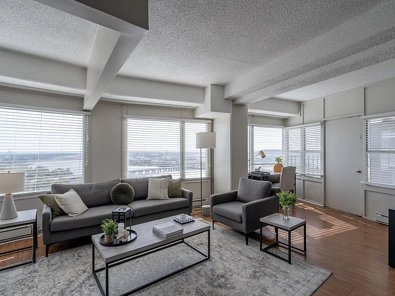 University Club Apartments — Photo 22