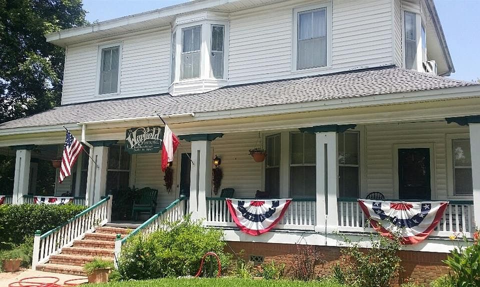 1st image of 712 E Houston Ave