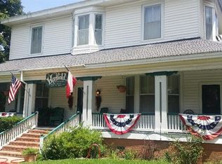 712 E Houston Ave, Crockett, TX