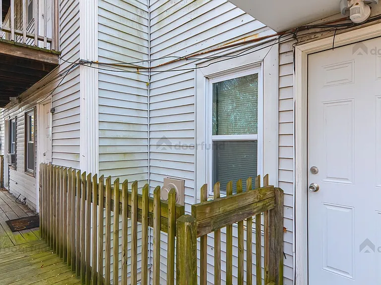 28 Prescott St #6 — Photo 12