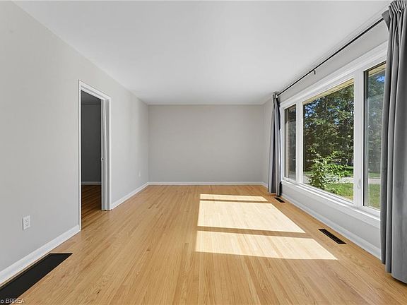 5th image of 30 Forsythe Ave