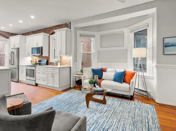 39 Kent St APT 4, Brookline, MA 02445