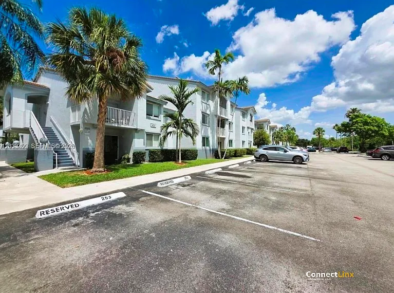 2600 S University Dr — Photo 10