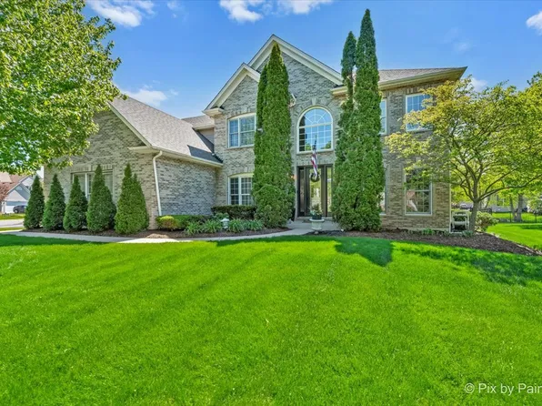 2400 Wyeth Dr, West Chicago, IL 60185