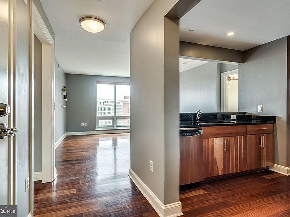 5th image of 2050 Jamieson Ave APT 1203