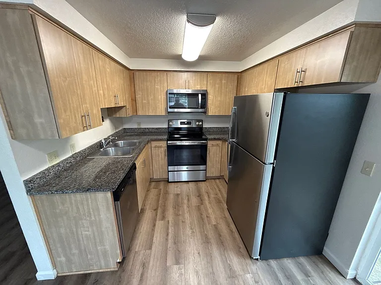 917 Bryan Ct — Photo 8