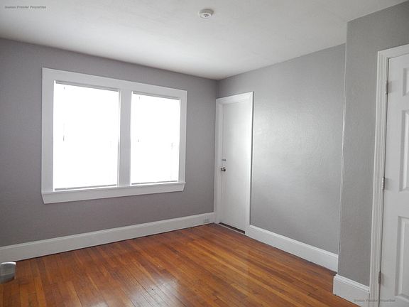 5th image of 40 Whiton Ave #1A