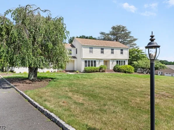 8 Patriot Rd, Peapack Gladstone Boro, NJ 07934
