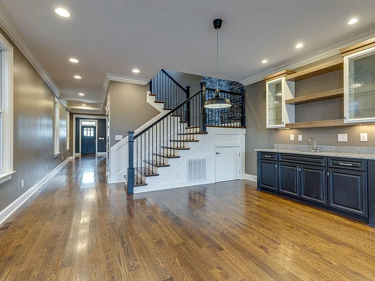 920 Caruthers Ave — Photo 14