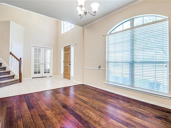 3rd image of 2205 Cimmaron Dr